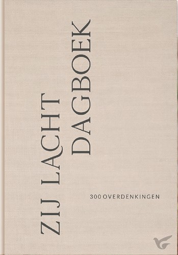 Productafbeelding: voorkant van Zij lacht dagboek