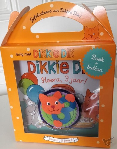 Productafbeelding: voorkant van Jarig met Dikkie Dik - Hoera 3 jaar!