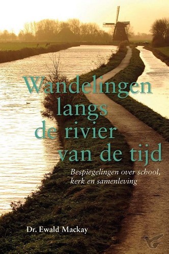 Productafbeelding: voorkant van Wandelingen langs de rivier van de tijd