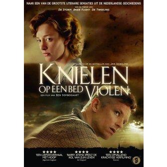 Productafbeelding: voorkant van Knielen op een bed violen (DVD)