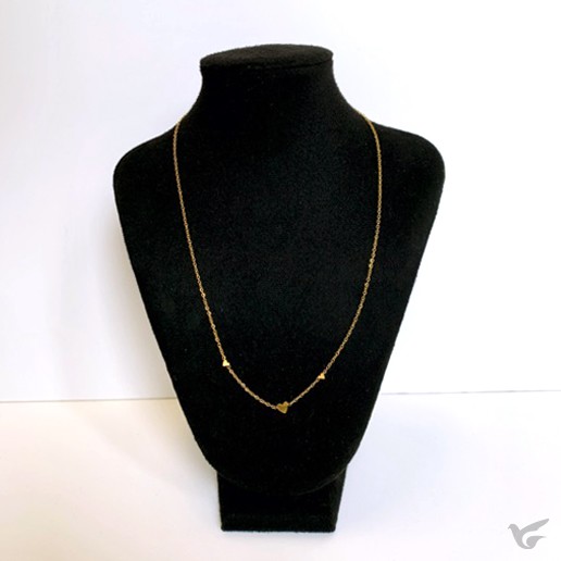 Productafbeelding: voorkant van Ketting drie hartjes goud