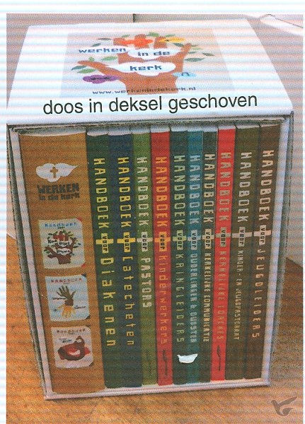 Productafbeelding: voorkant van Handboek werken in de kerk set 10