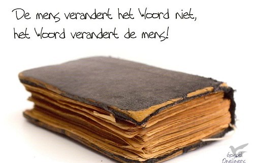 Productafbeelding: voorkant van Prentbriefkaart de mens verandert het wo
