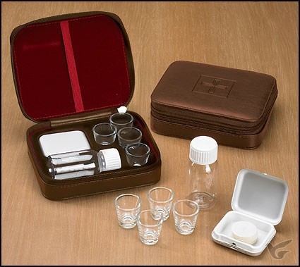 Productafbeelding: voorkant van 4 cup portable communion set