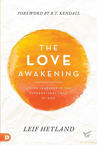 Productafbeelding: voorkant van The Love Awakening: Living Immersed in t