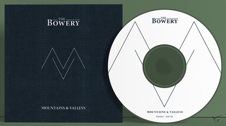 Productafbeelding: voorkant van Mountains & valleys