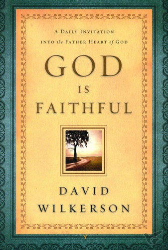 Productafbeelding: voorkant van God Is Faithful