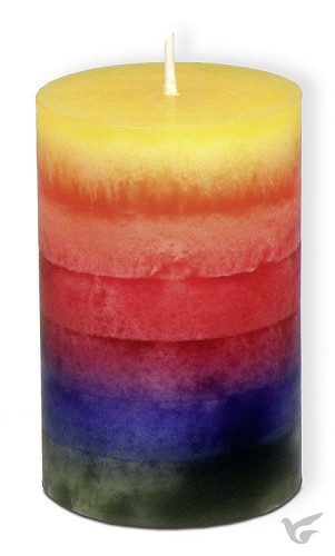 Productafbeelding: voorkant van Regenboog kaars 7,5cm