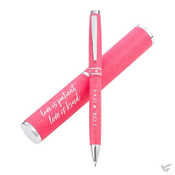 Productafbeelding: voorkant van Love is patient Love is kind - Pink