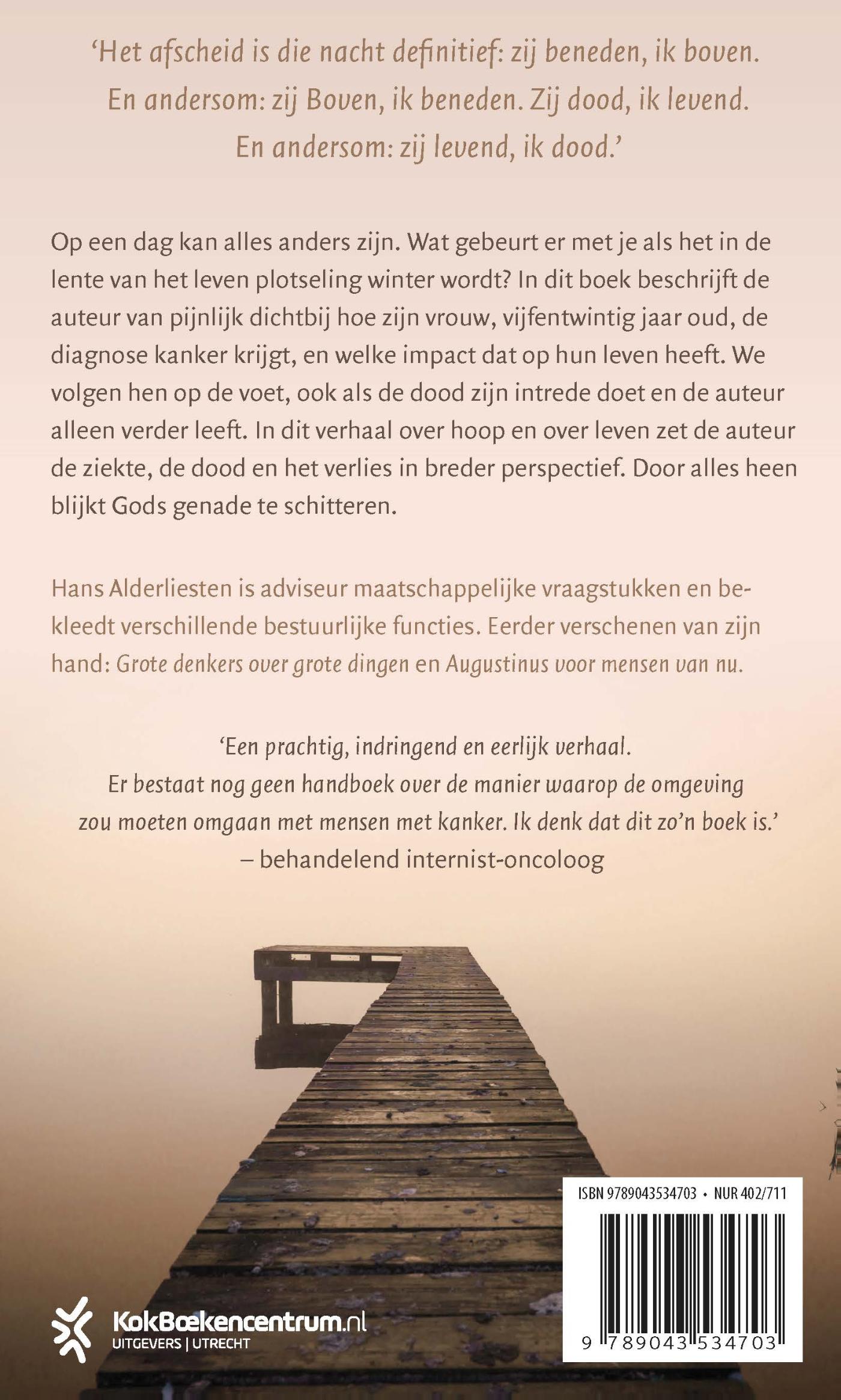 Productafbeelding: achterkant van Overhoop en overleven