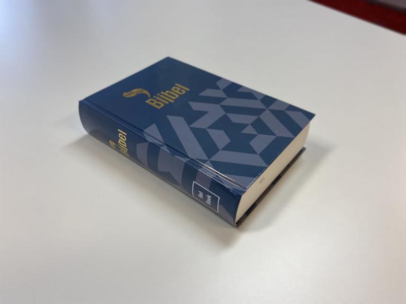 Productafbeelding: achterkant van Roodletterbijbel - design grafisch