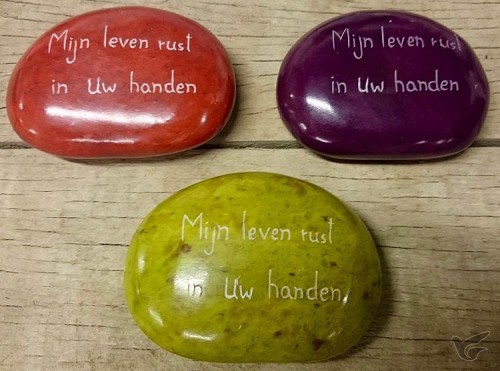 Productafbeelding: voorkant van Mijn leven rust in Uw handen rood steen